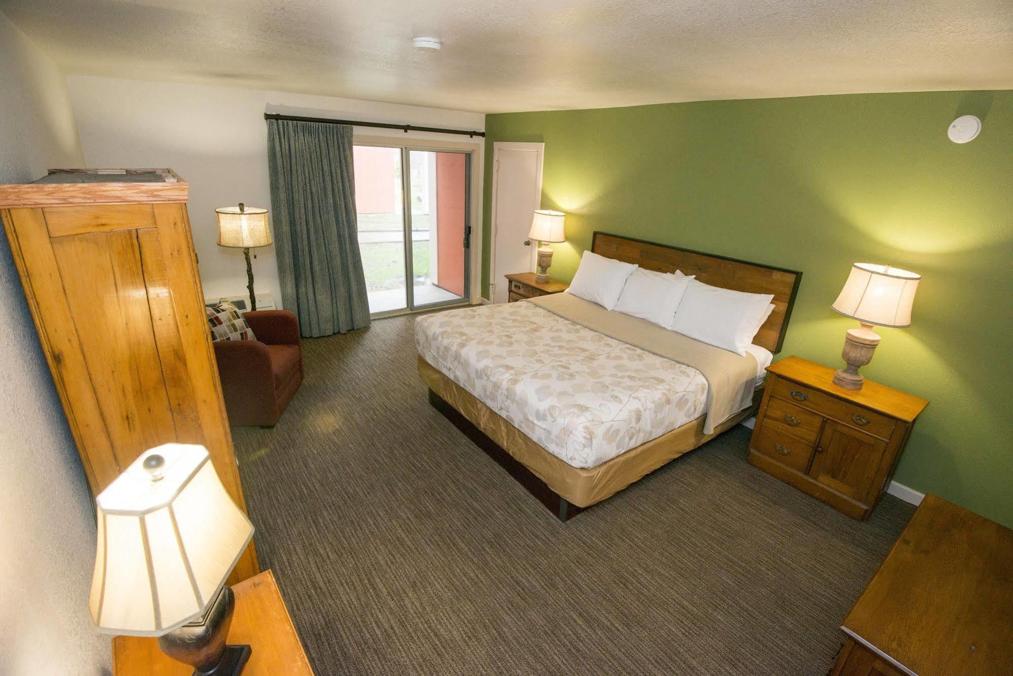 Brown County Inn Нэшвилл Экстерьер фото